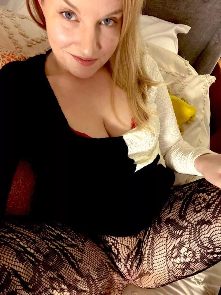 50% off over 400 videos AND all panties this weekend only!! Xo, Vera James posted by queenofthehill69x