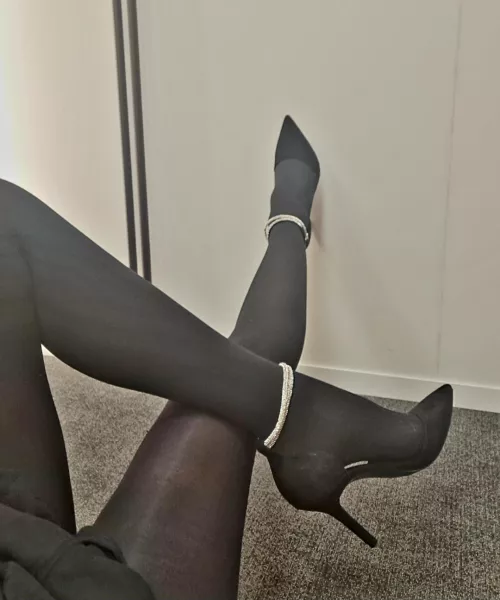 A girl should be two things. Classy and fabulous 🖤 by MartaPeonly