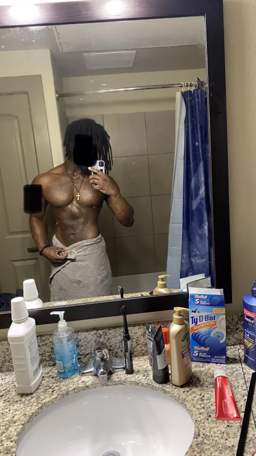 Can I take my towel off for you? by Veinyandbuffbbc_