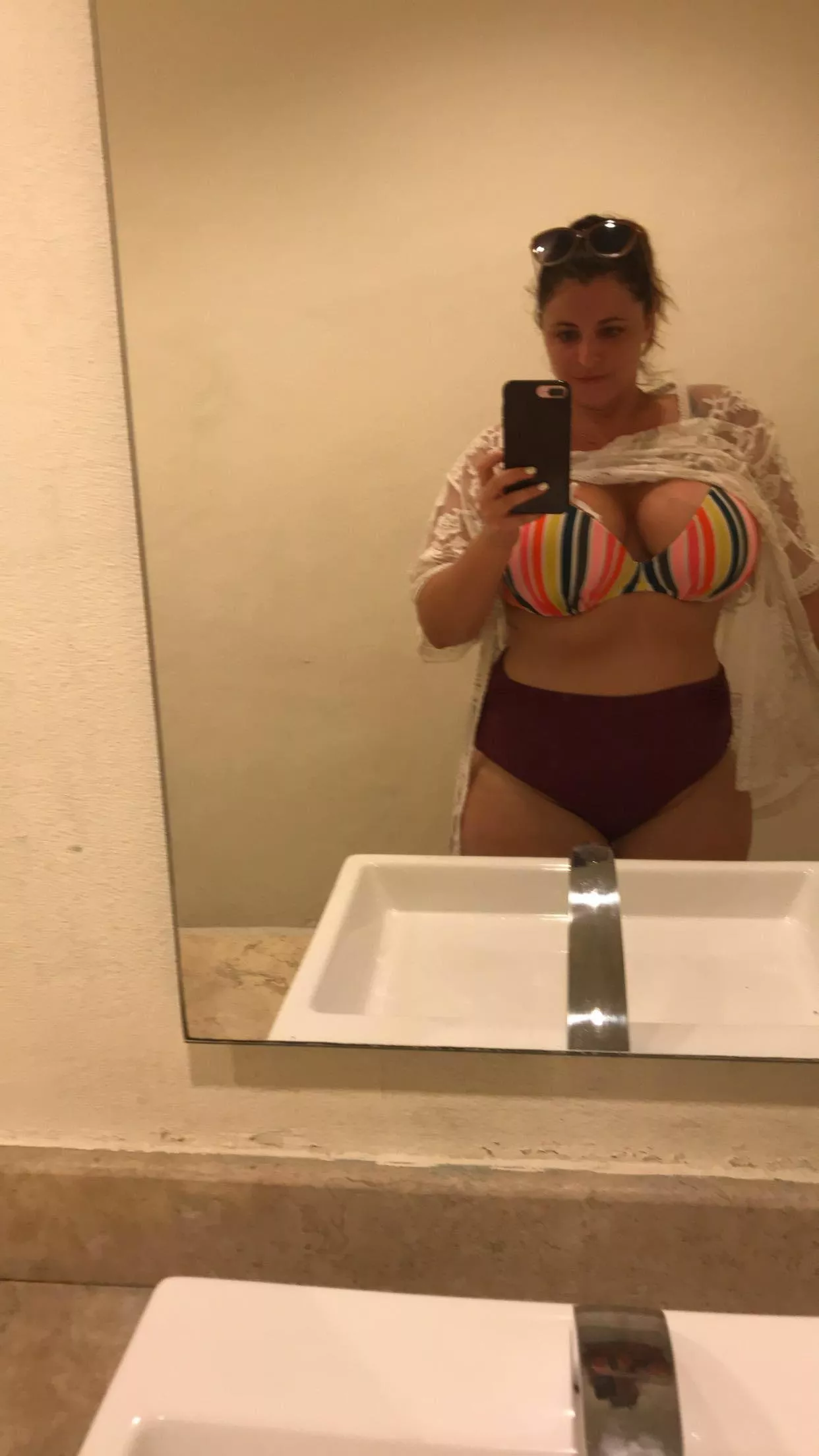 Curvy goodness posted by SunflowerEyedGal