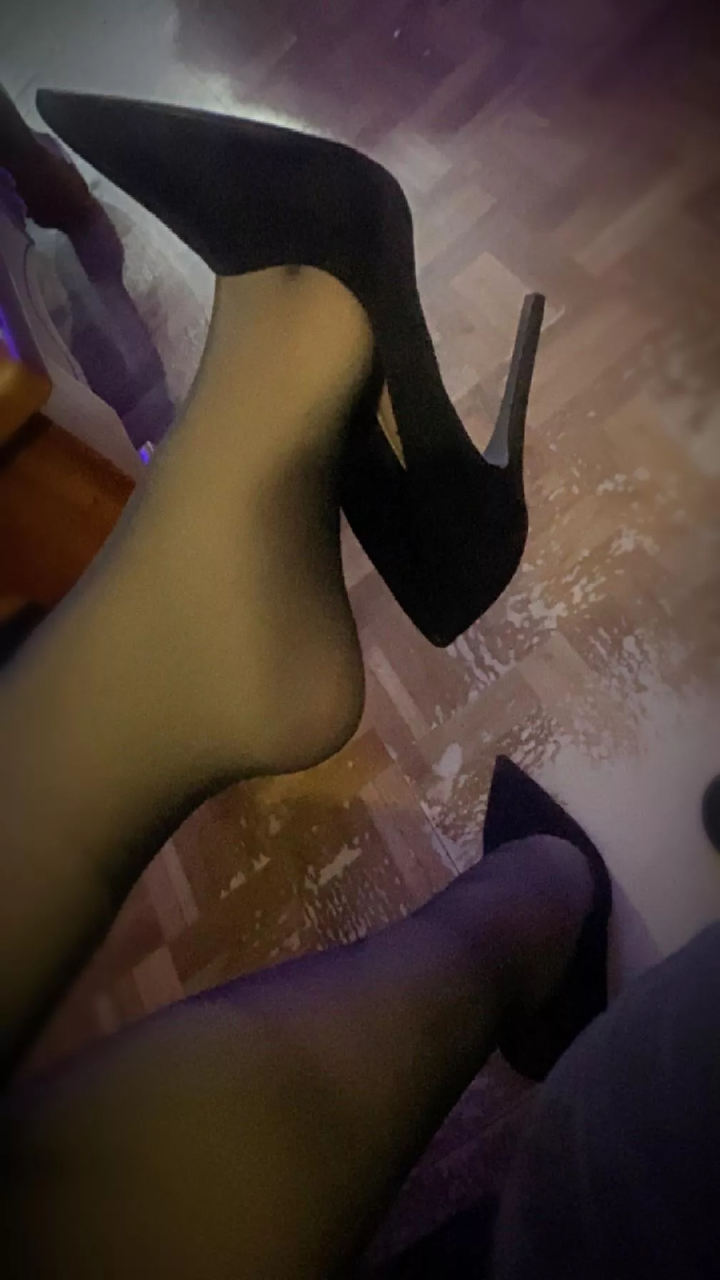 For my stocking and heels fans 😘 posted by Charming_Amphibian29