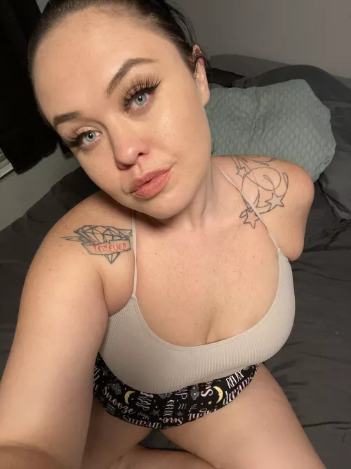 Haven’t had random dick in over a week. This slutty wife is over due m. by _xnicoletteex_