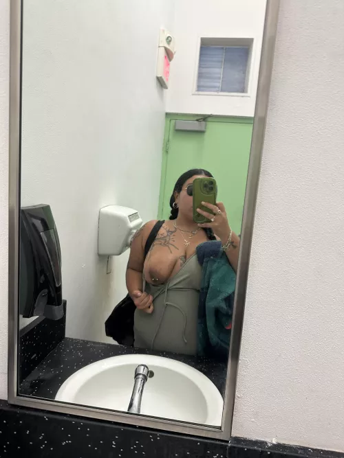 Heard someone about to come in so I had flash real quick 😎 by Artistic_Ad2402