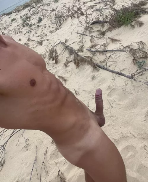 Hi I am Kilian and so excited to start my journey here on Reddit! ✌🏽 Can’t wait get to know you all! 💙 by Kilians-Beach