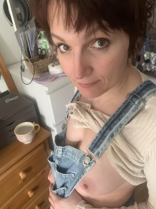 Hi. I’m the mom next door by Great-Wait-4765