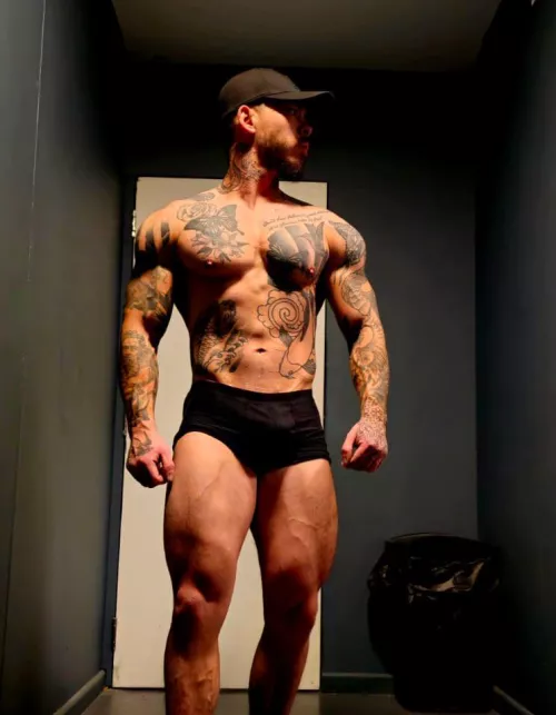 Hit legs today by rodthemilfhunter