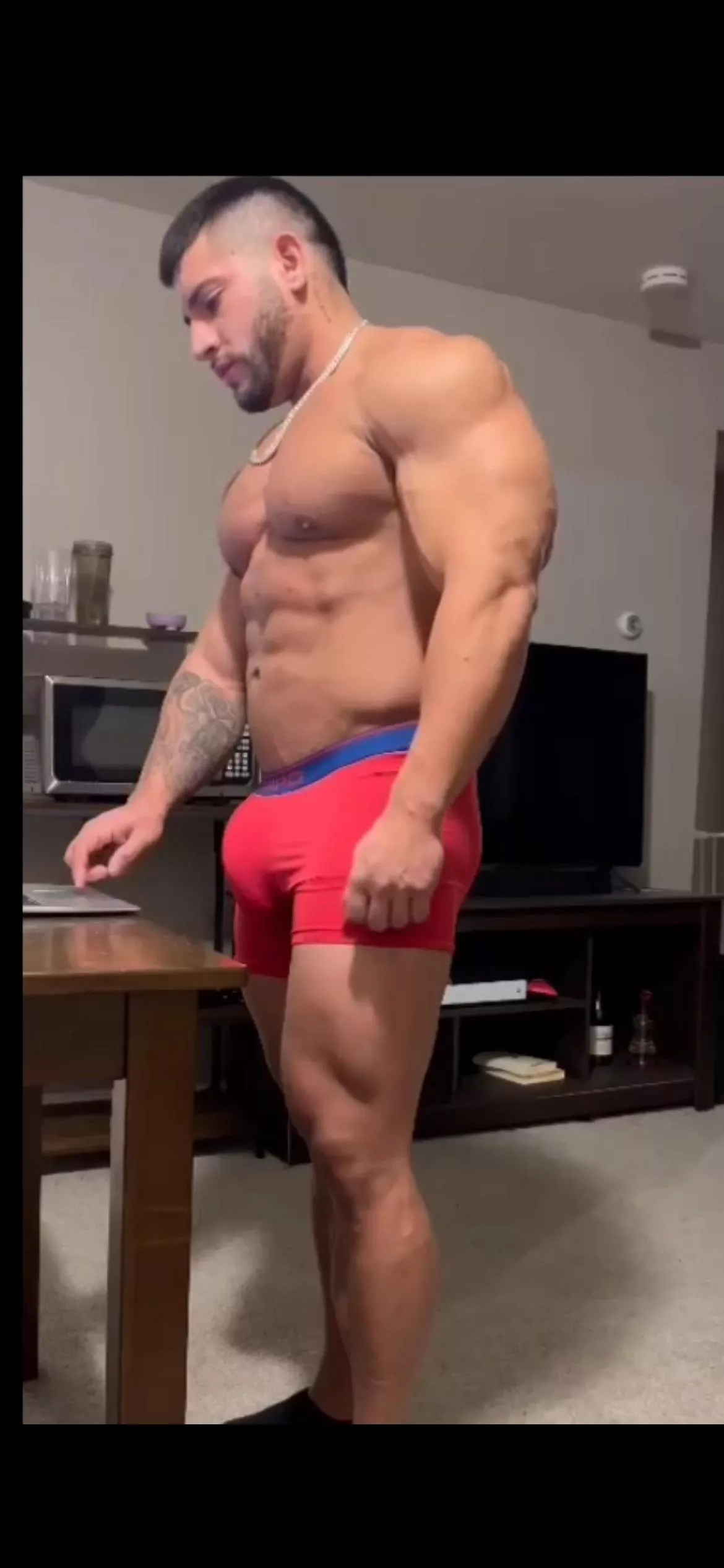 How i reply to dms 🌶️ posted by fitnessdax