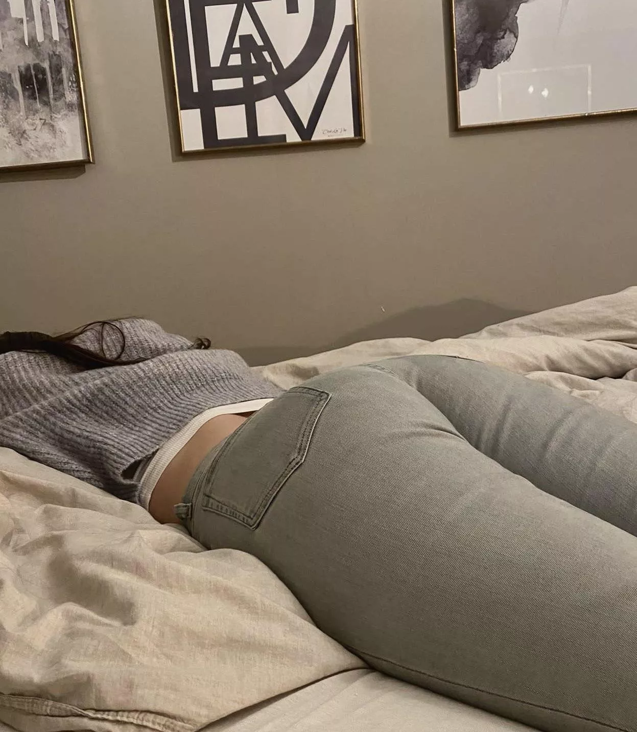 I feel like taking my pants off, should I?😌 posted by snowylinnii