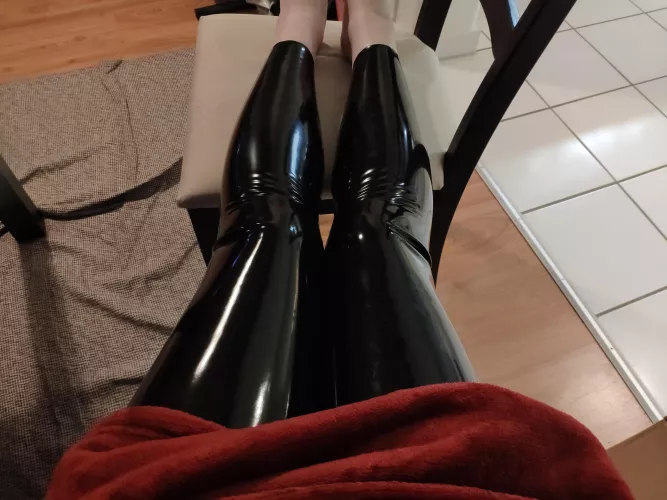 It is a bit chilly in the house this time of year, I have to wear my fluffy poncho over my catsuit by SophieKouhai