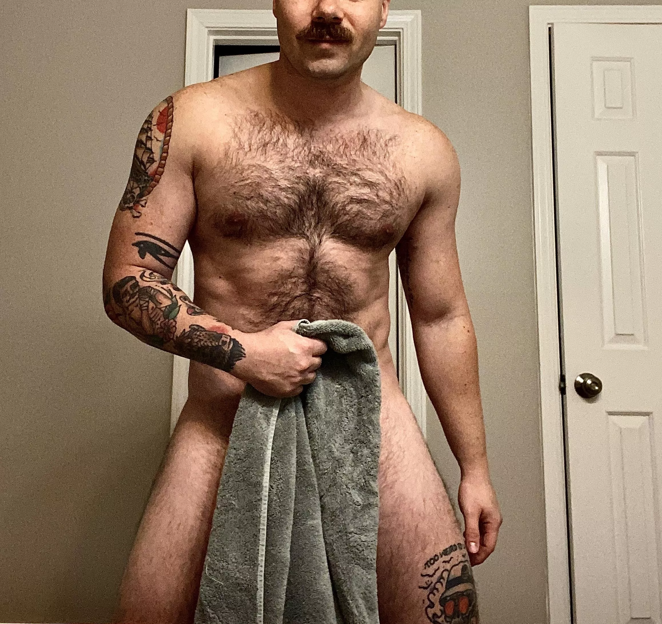 It’s Sunday and you should be in church. But I am a man and this is a cloth. You may kneel 😇😈 posted by Kurt_Wood