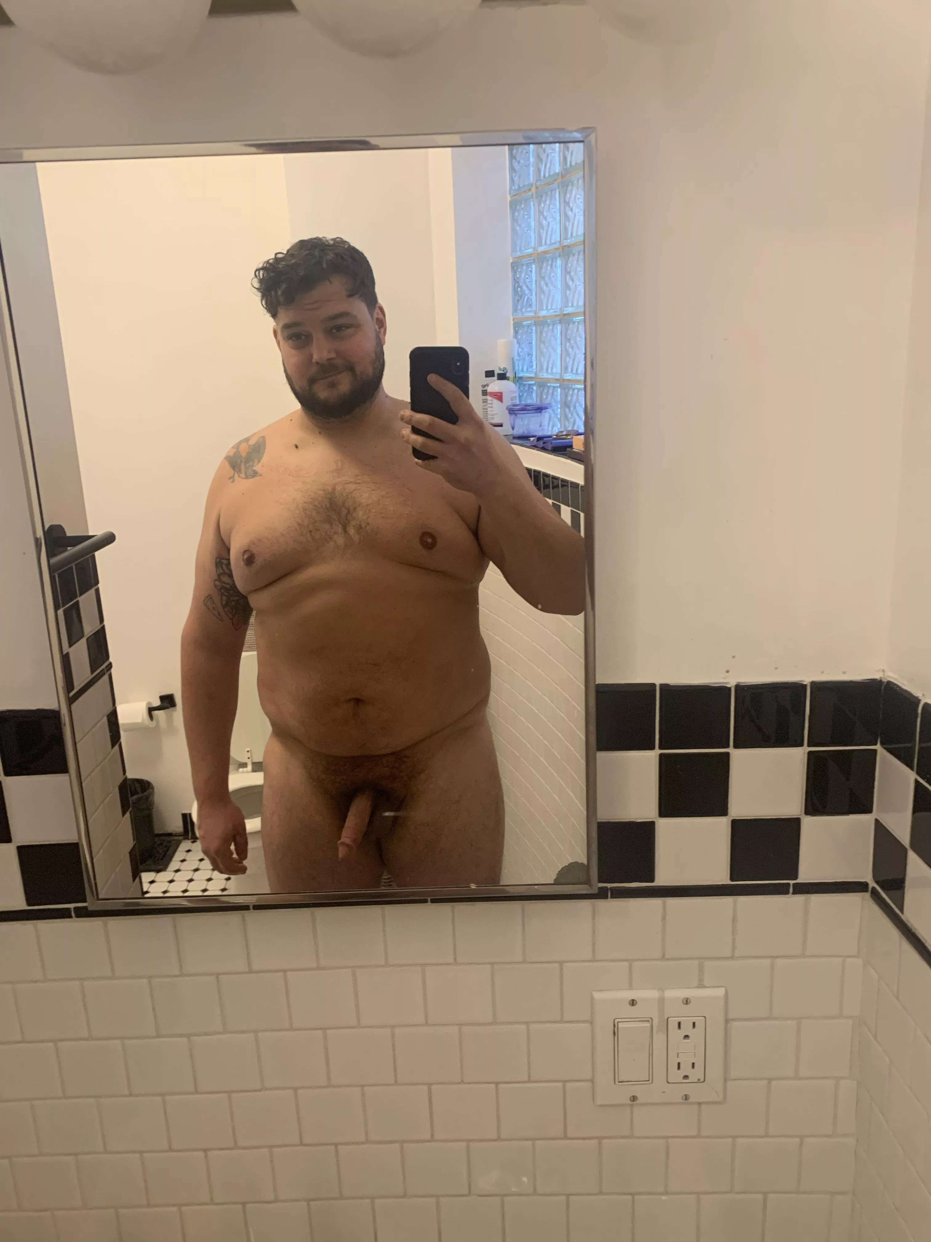 I’ve been told I’m a great cuddler 😘 posted by lotiroafuera