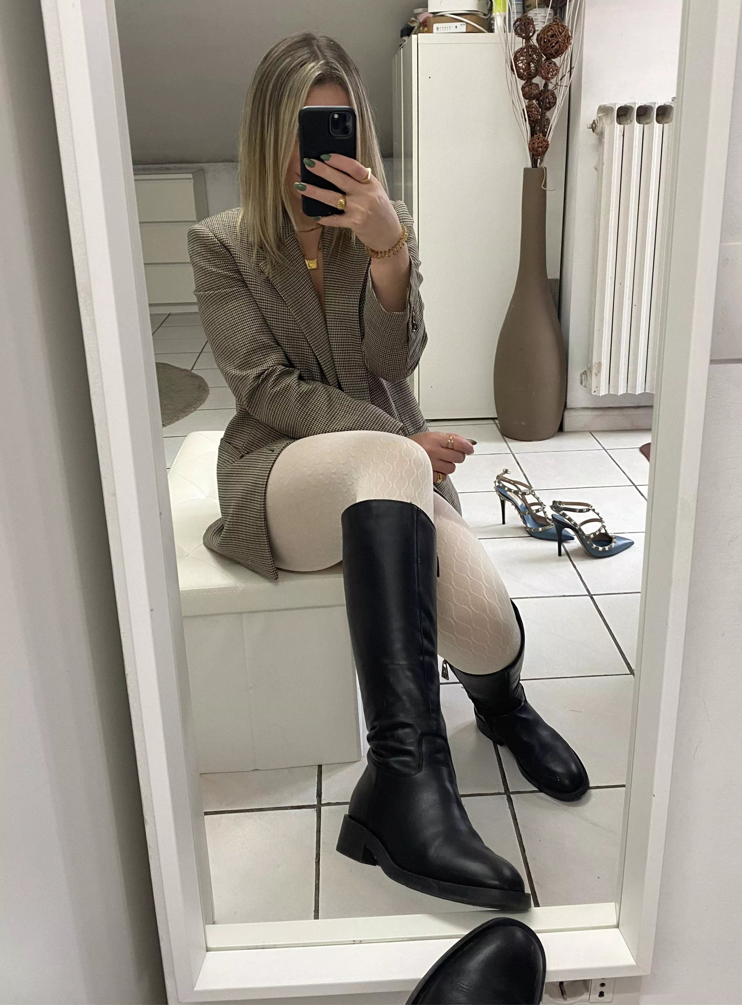Leather boot… tight tight posted by NatyBond_OF
