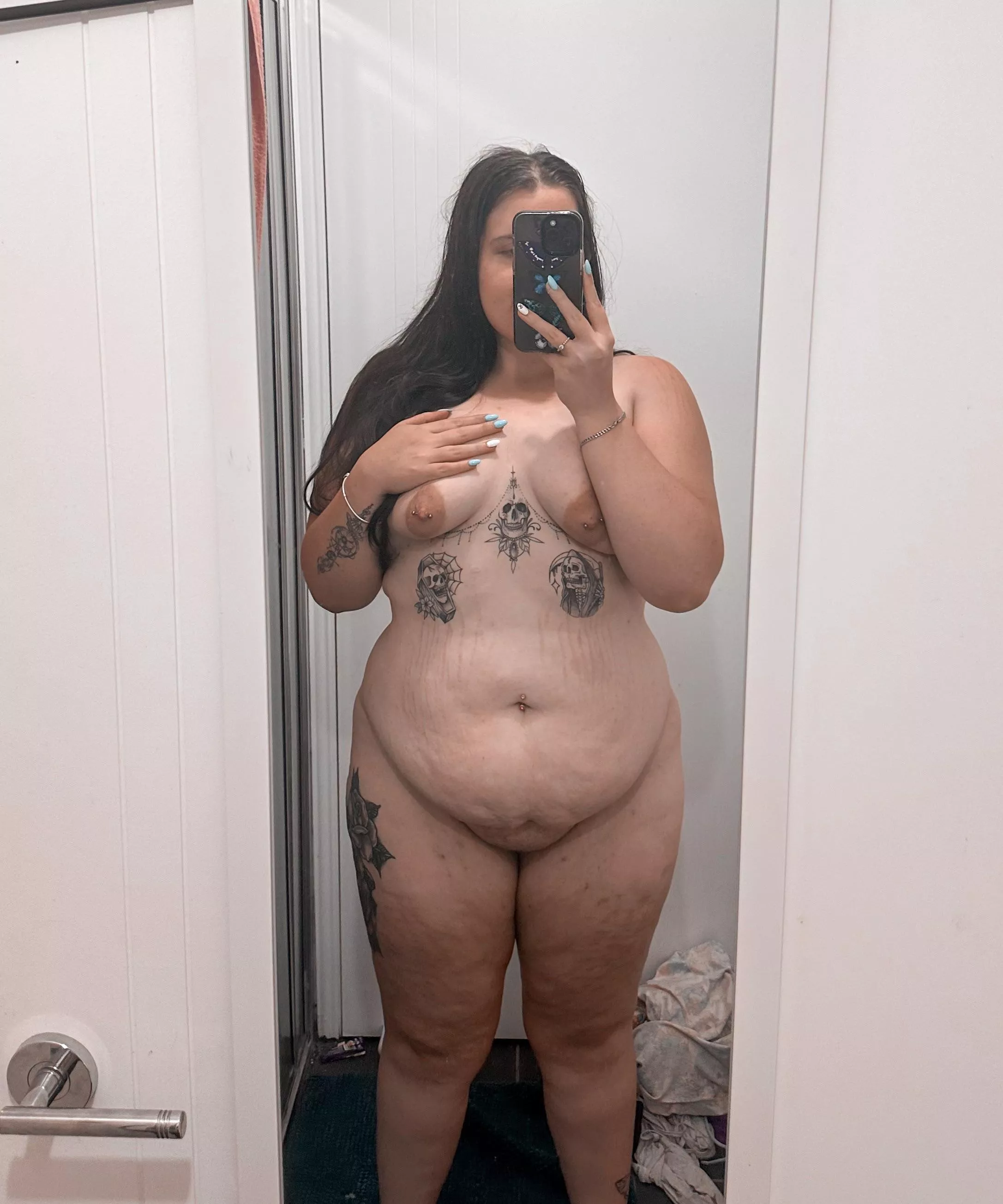 Lets kiss under the mistletoe x posted by xblissfulparanoiaxx