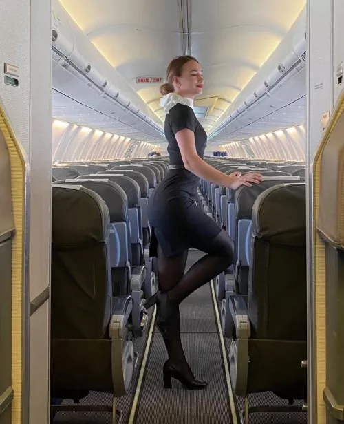 Life at 40,000ft 🇷🇸 by arrayoutofbounds2