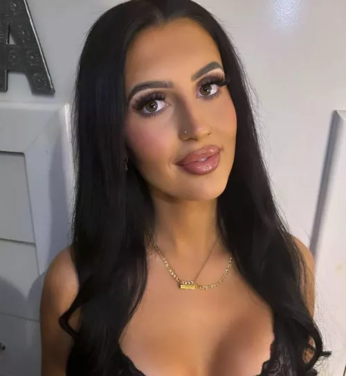 Make up done and ready to be your gf by Amazingbloop