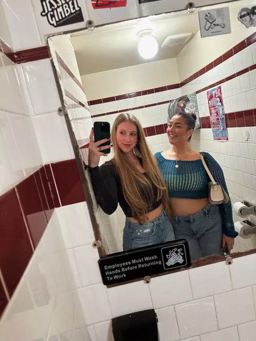 Mirror selfie [2] by Mbarto99