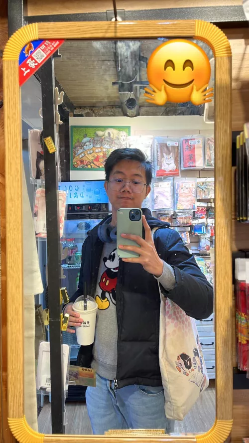 mirror selfie 🐭 by megumieto03