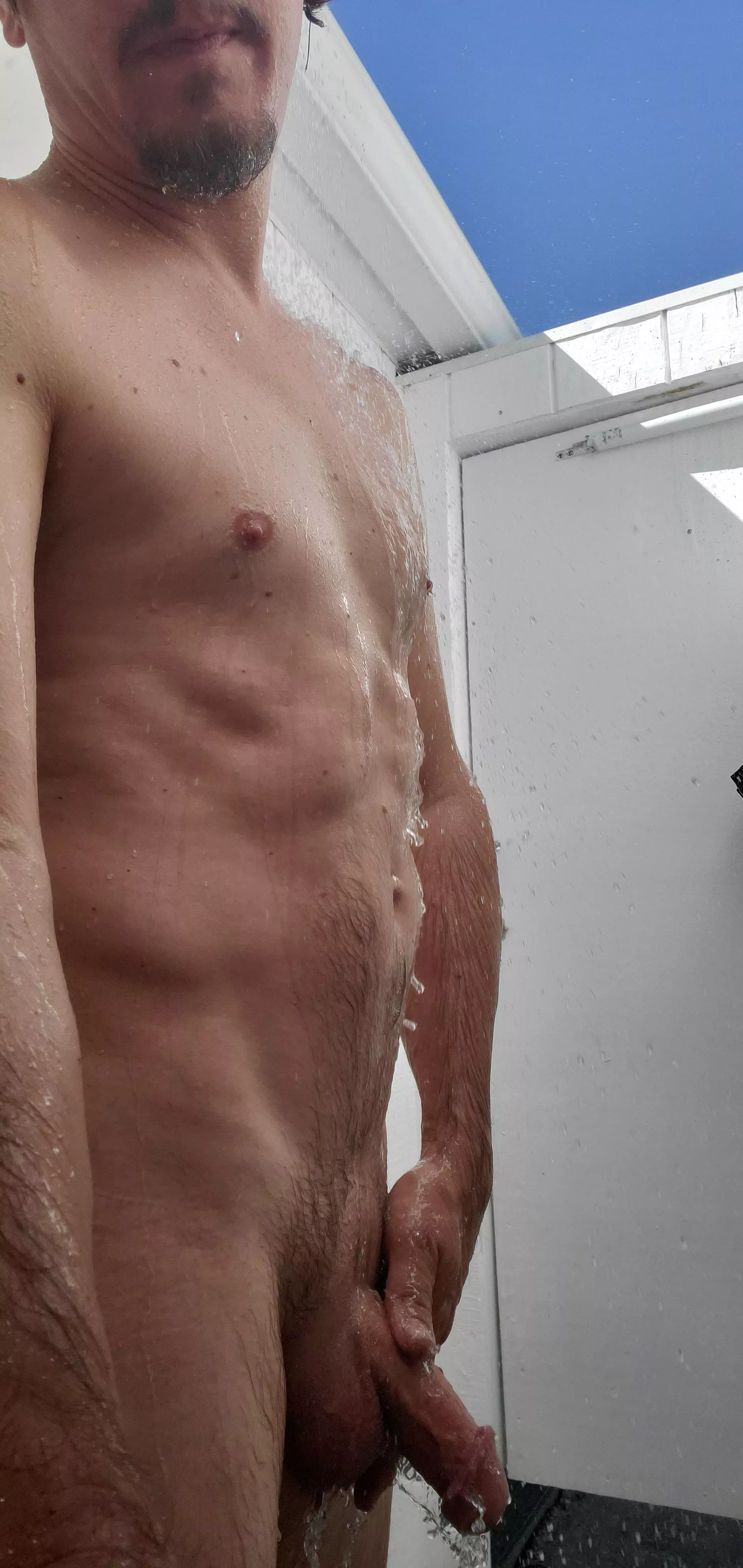 Mmm...outdoor showers 💦 posted by exxxplorative