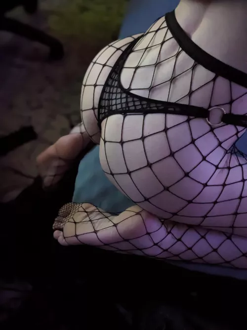 My waist was built for grabbing. Don't ya think? 😜🤭 by disonant_aqua