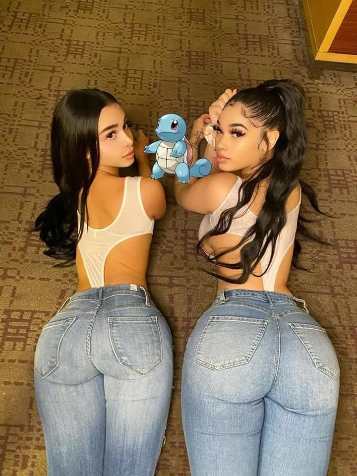 Names ? Especially the girl on the left posted by Qnzrealizthugg