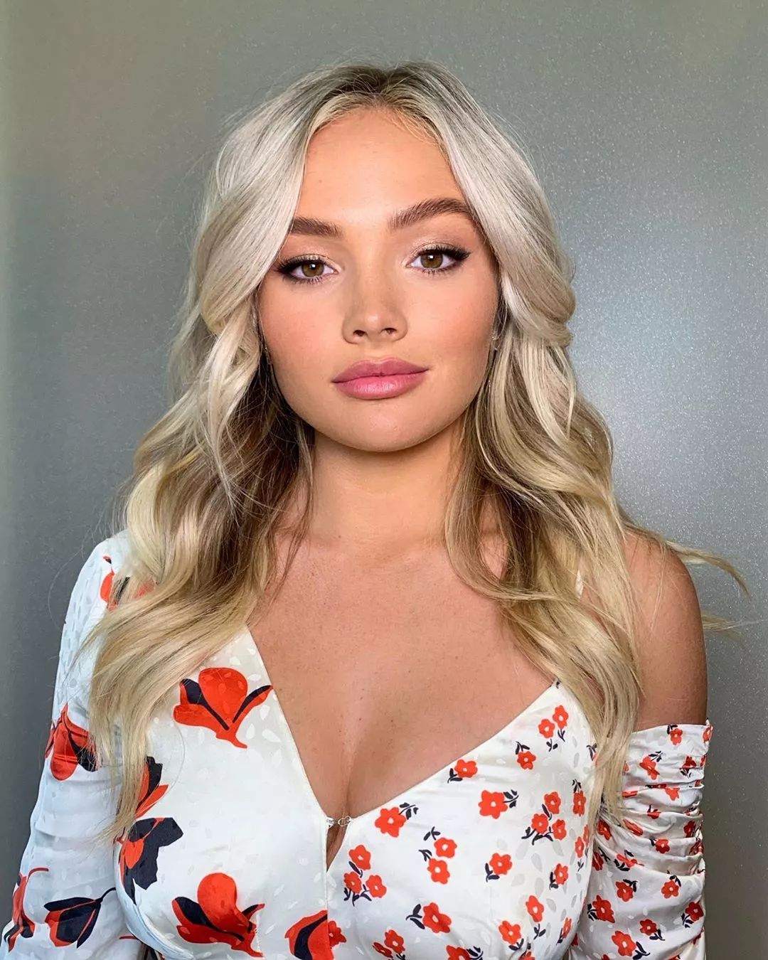 Natalie Alyn Lind posted by badidea_right