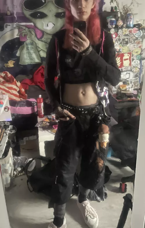 Nice emo fem outfit ~ by Theo-n-UWU