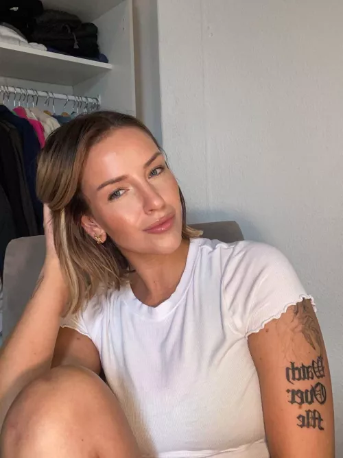 Nikki by Aussiebabe2023