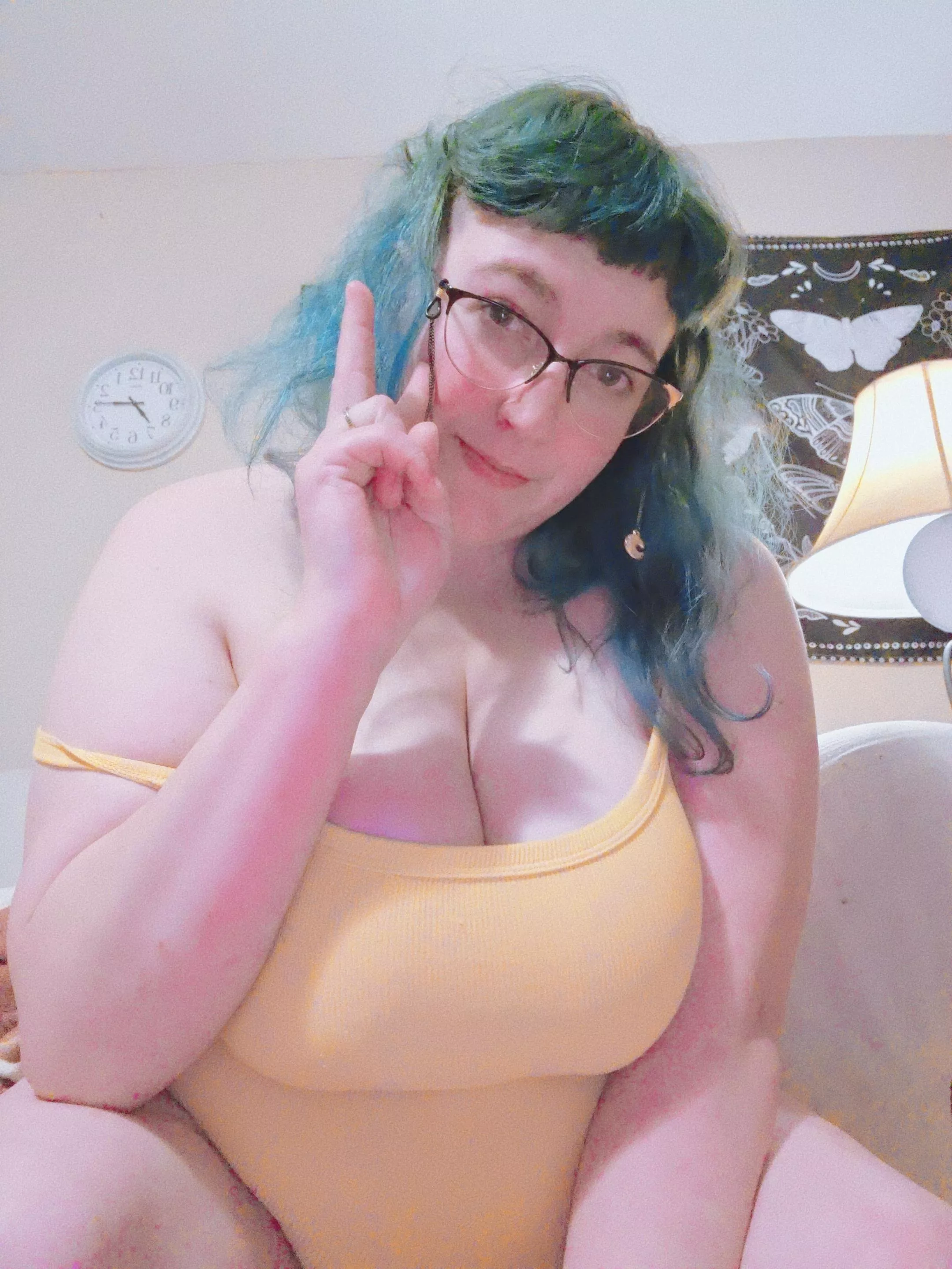 Oh hiiii 🙈💖💖 posted by hellionbby