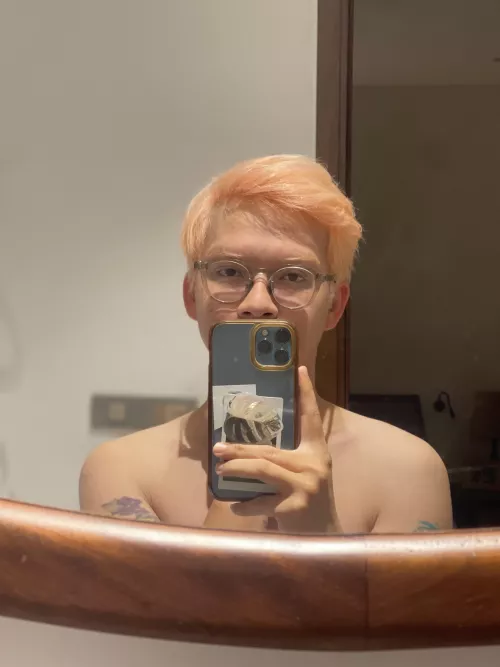 Peach Fuzz is the colour of the year 2024 by raudeveggie