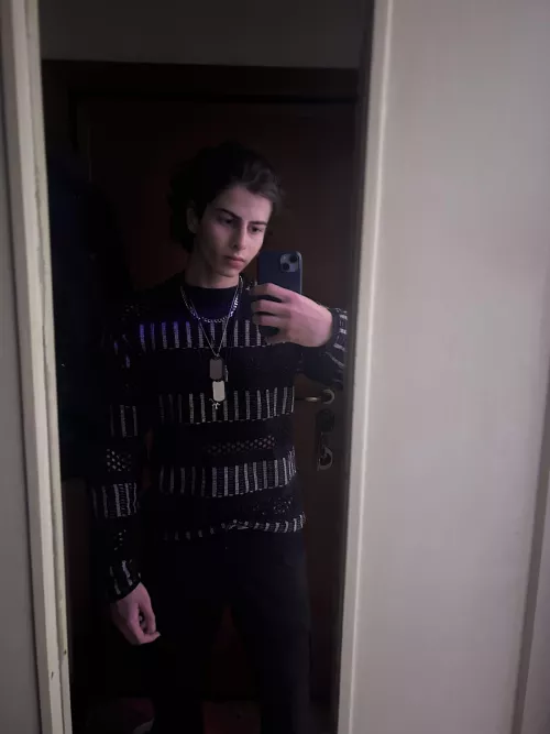 Should i style my hair like this more often? by Commercial-Ad504