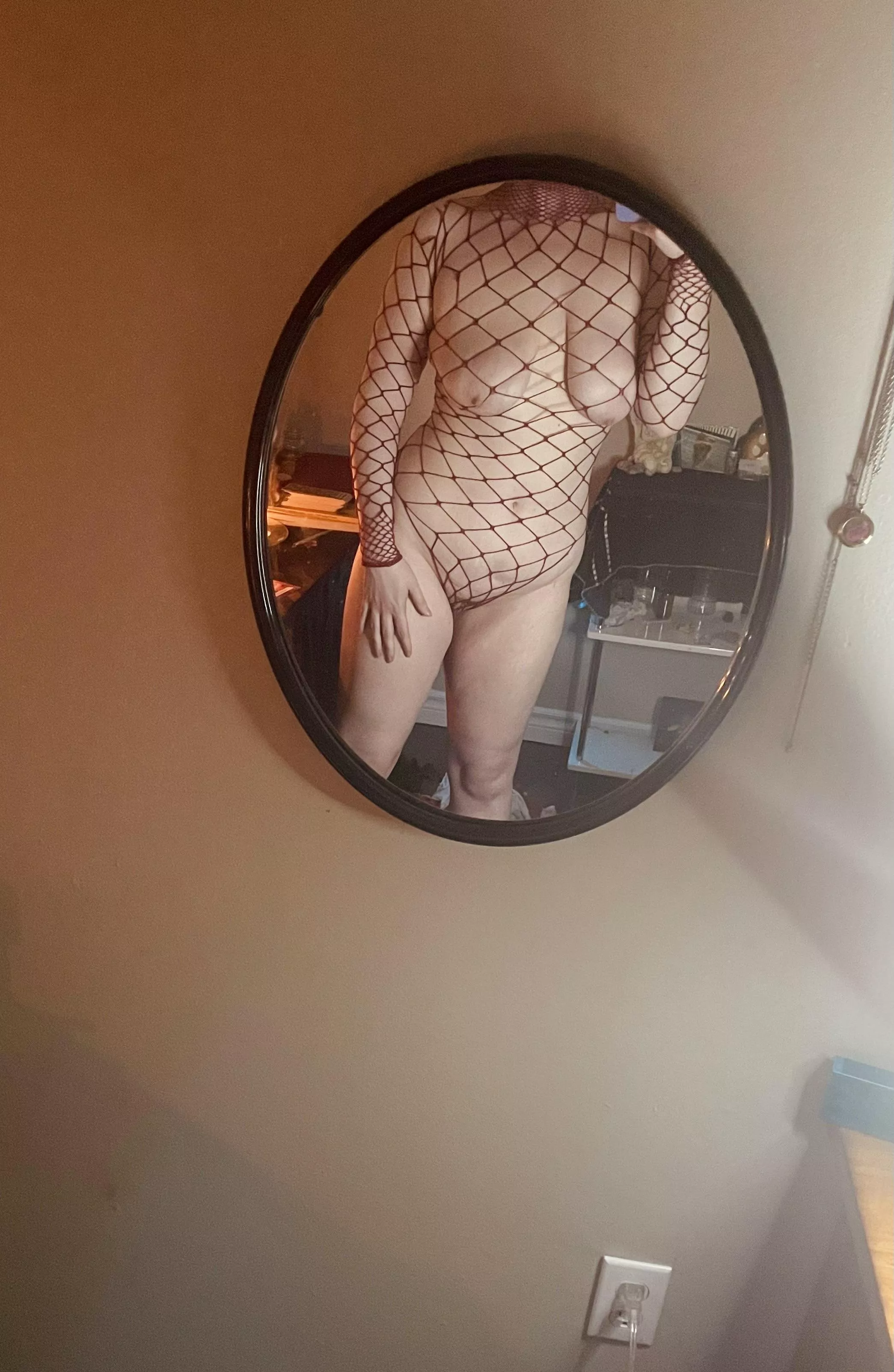 someone help me?💦 posted by AqueeriusEmily