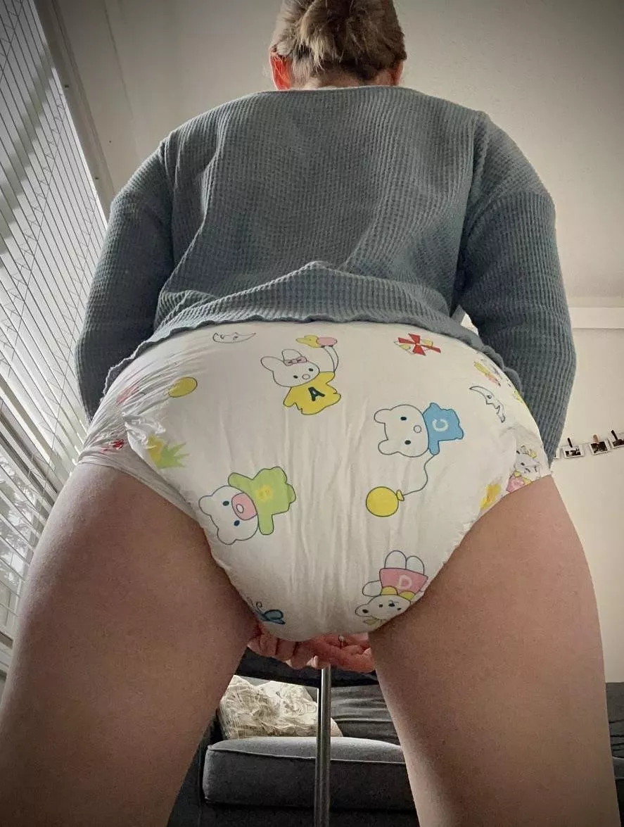 Sunday morning messy butt 🤭🤎 posted by scott-57