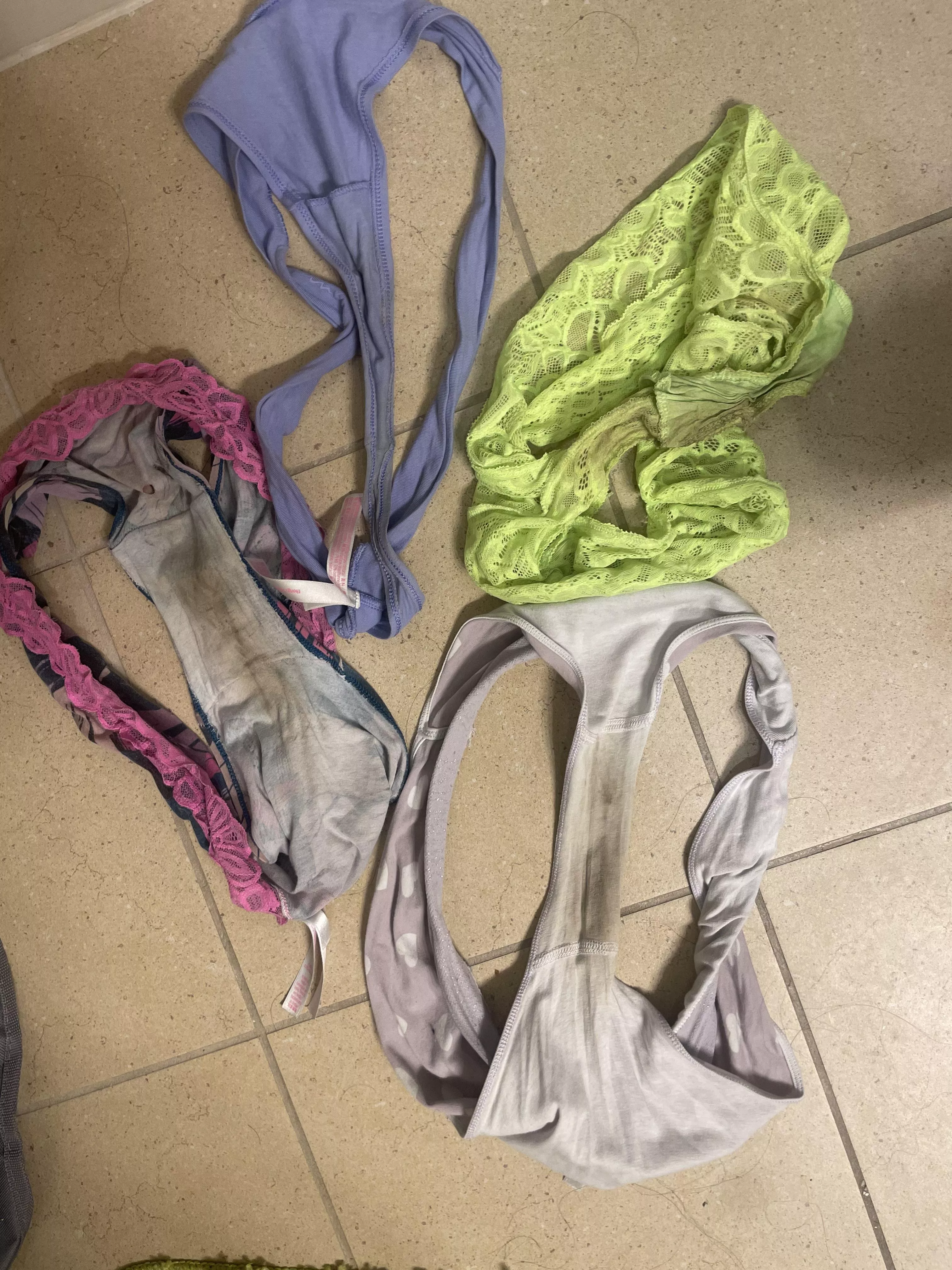 they smell so good posted by ebony_goddess23