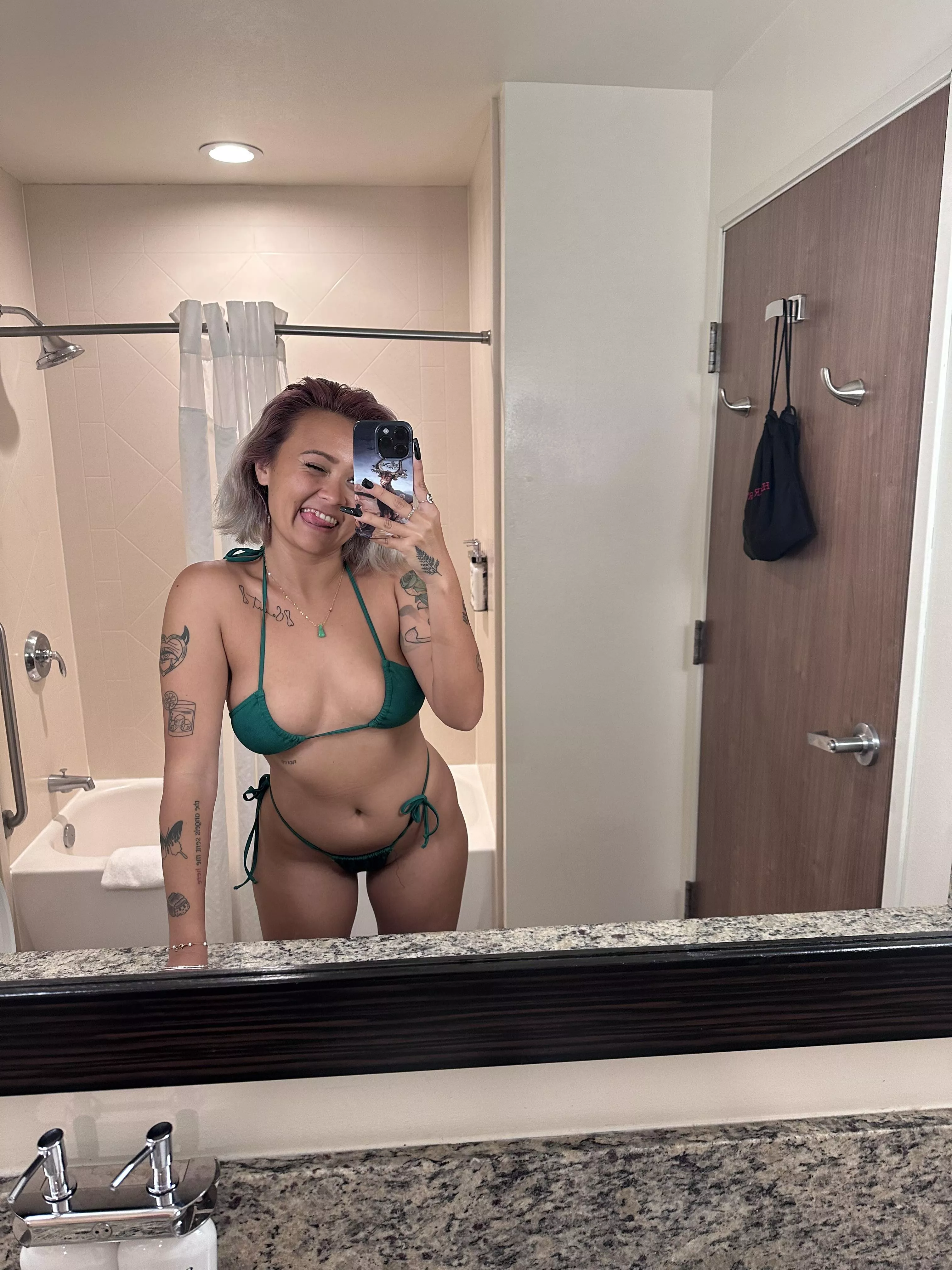 This Asian cutie doesn't wanna let you pull out. posted by SkyeInHawaii