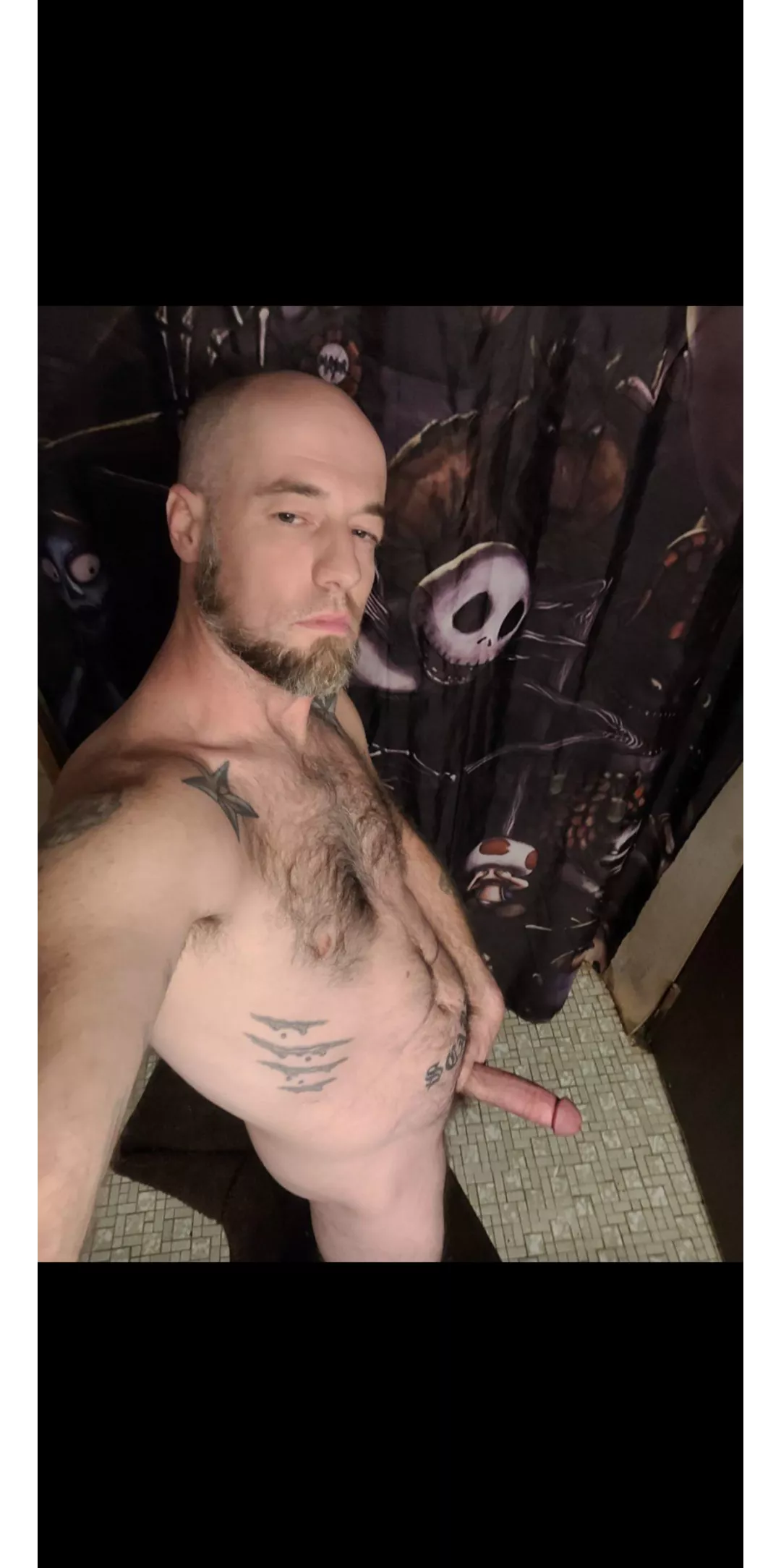 Who likes dad bods and tattoos? posted by jskeetsman21