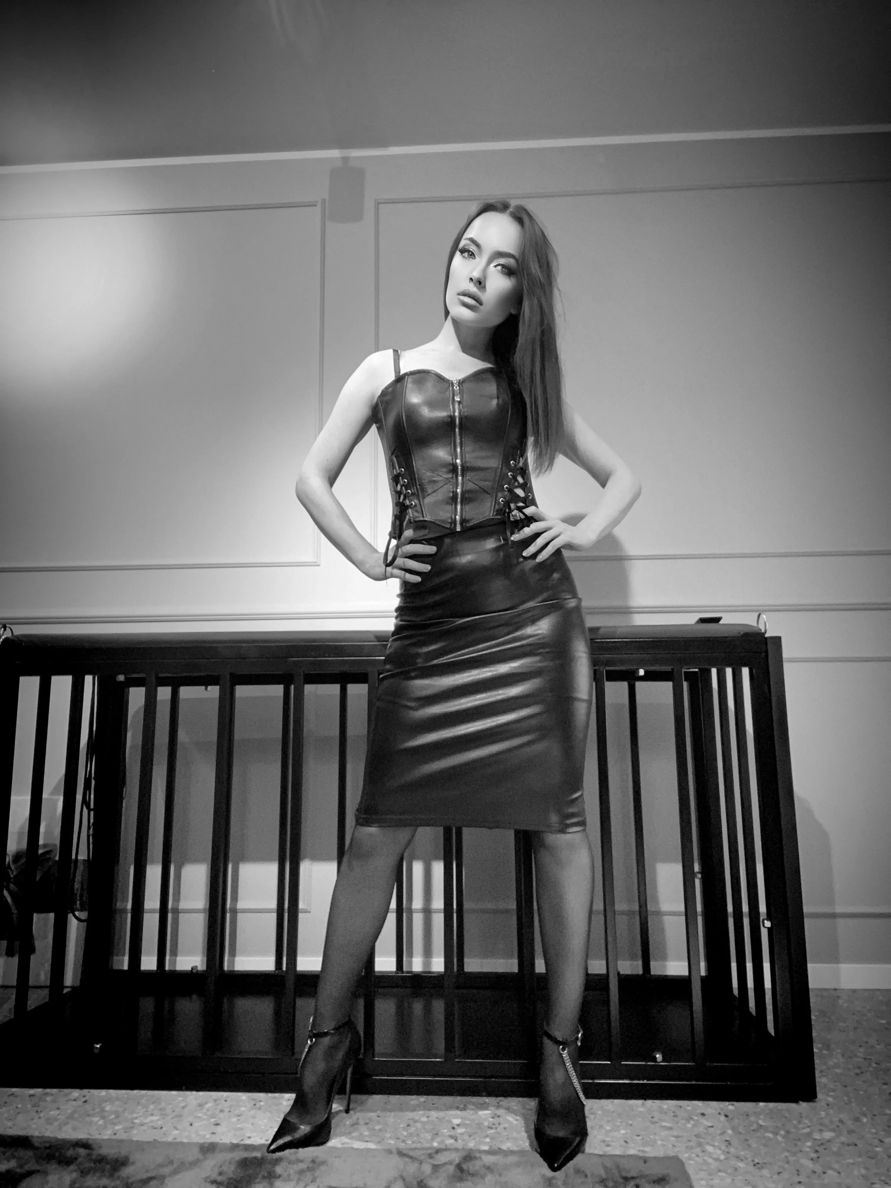 Worship me in leather posted by pegging_queen_