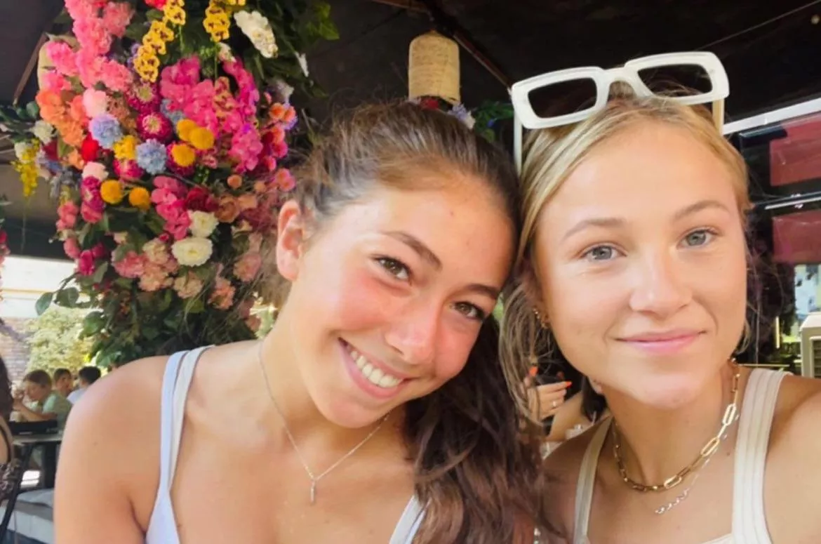 [2] Whose face you nutting on first. Message with reasoning posted by No-Thought2079