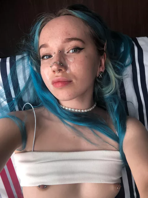 A couple drops of cum on my face. by Scarletty62