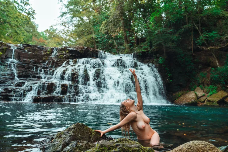 Always love skinny dipping by chlobodyyy