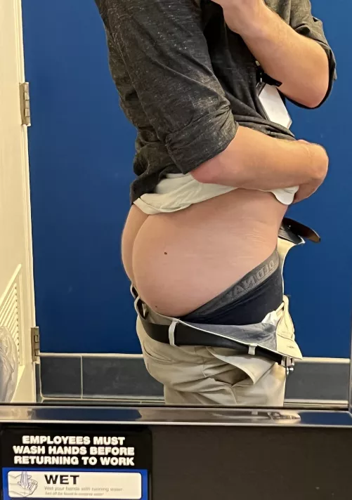 Any tops who like risky public? by ItsGoneMissing