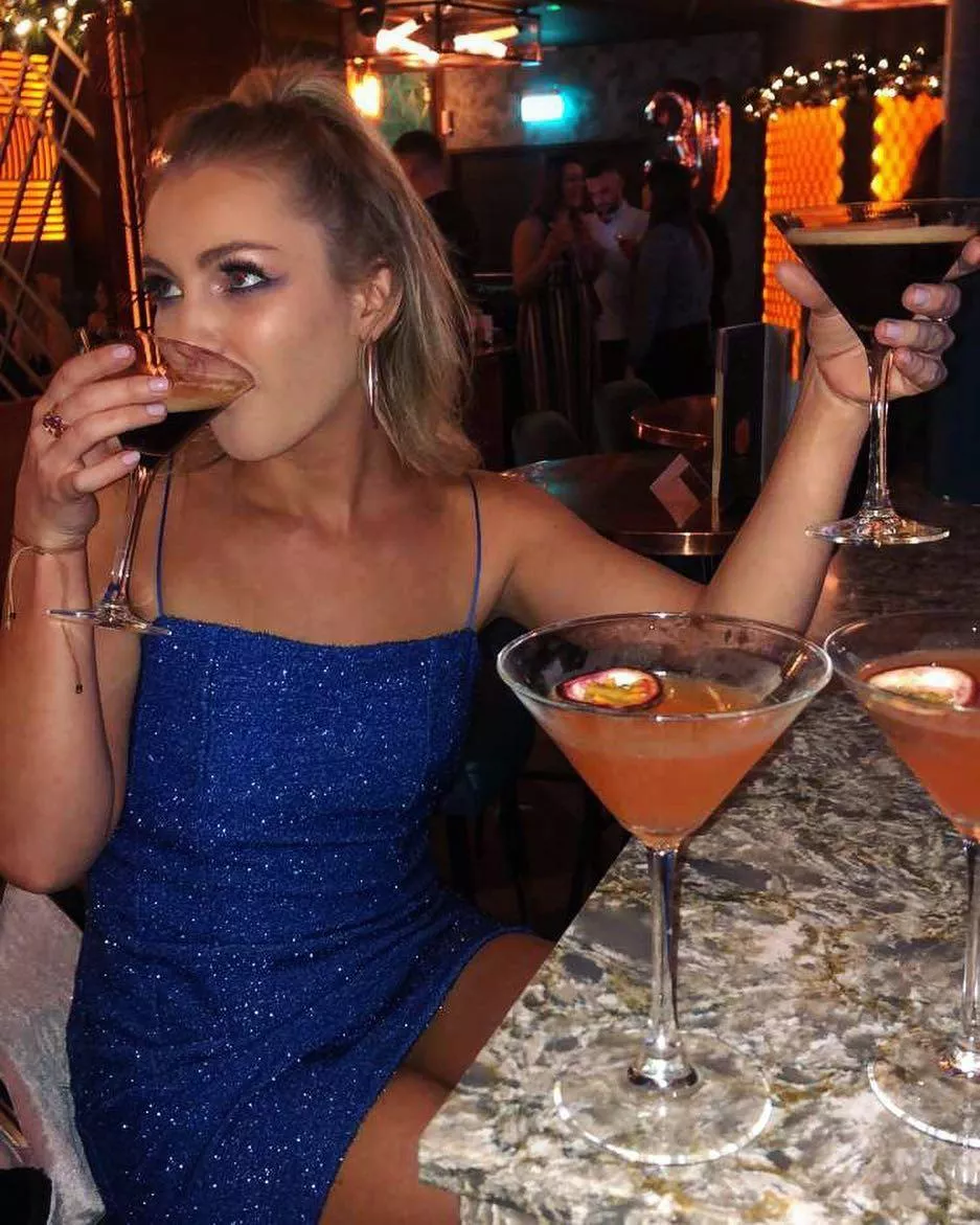 Blue & sparkly posted by gjkg689