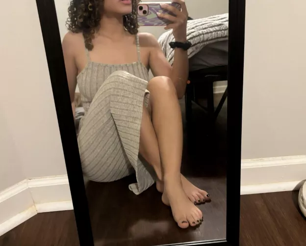 Cis girl 🖤😊 i love making sissies worship my feet and fuck them right after by lanagonzalez