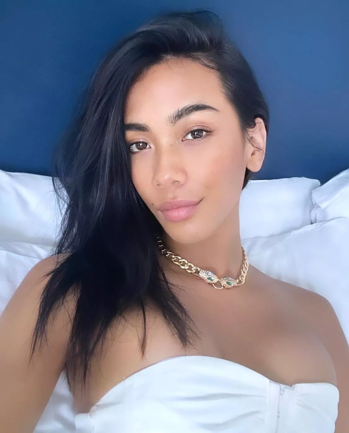 Could I be your Christmas present this year 💕 posted by sweet_kimi1