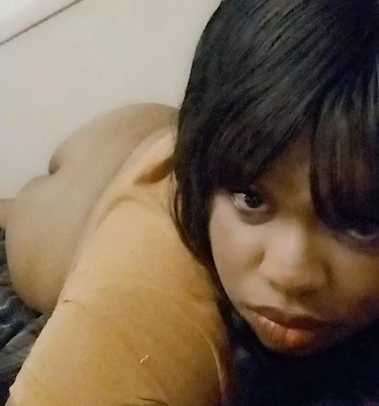 cuteness..wanna taste posted by roofbackcobain