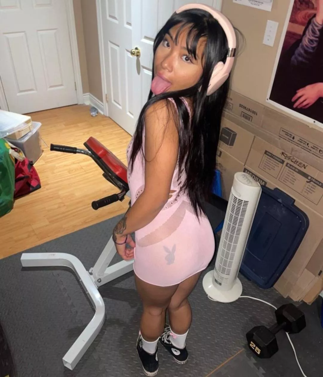 (f) lets play a game ;) posted by asiandolldesires