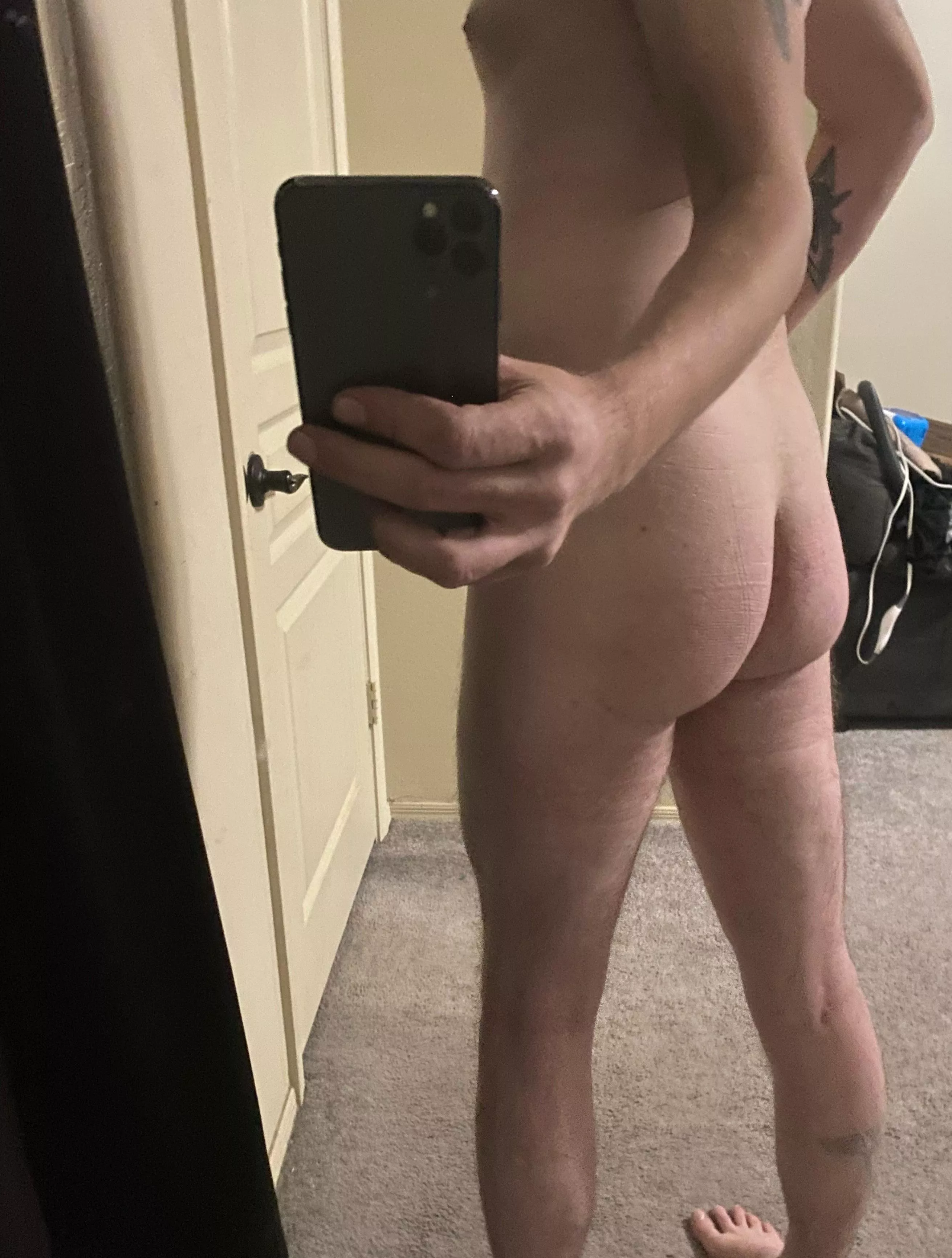 F33 6’1 160 are girls with small tits allowed here? posted by edmbunnytwerk