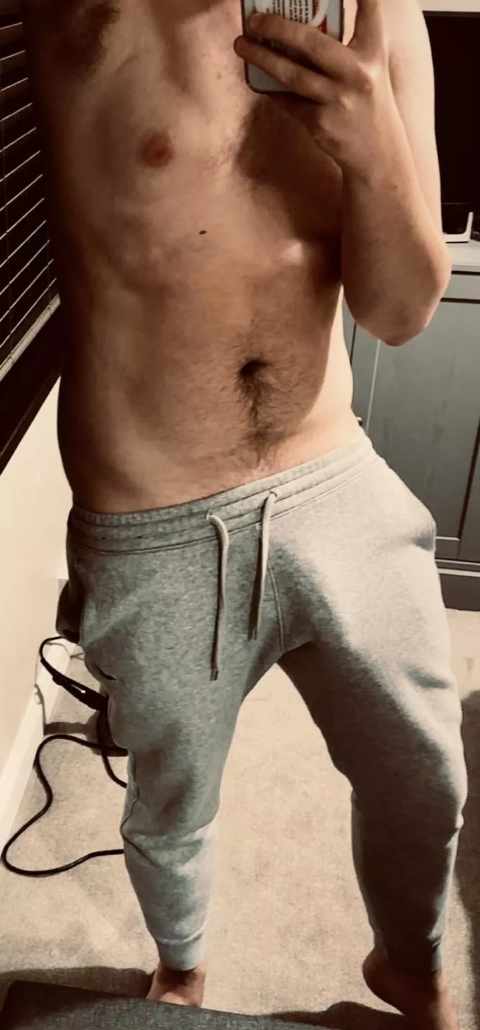 Freeballin’ posted by Hung_teenlad19