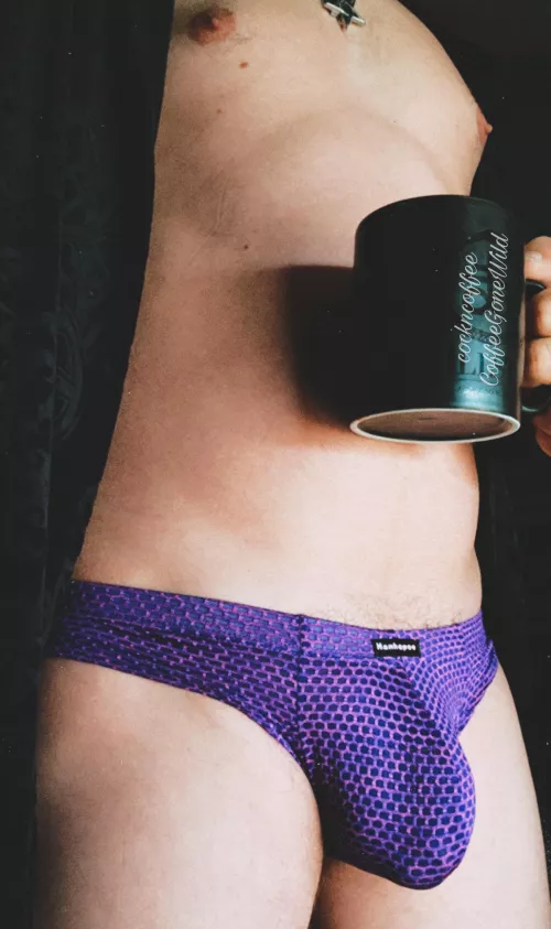 Fresh cup vibes. Have a wonderful Monday, CGW! by CocknCoffee