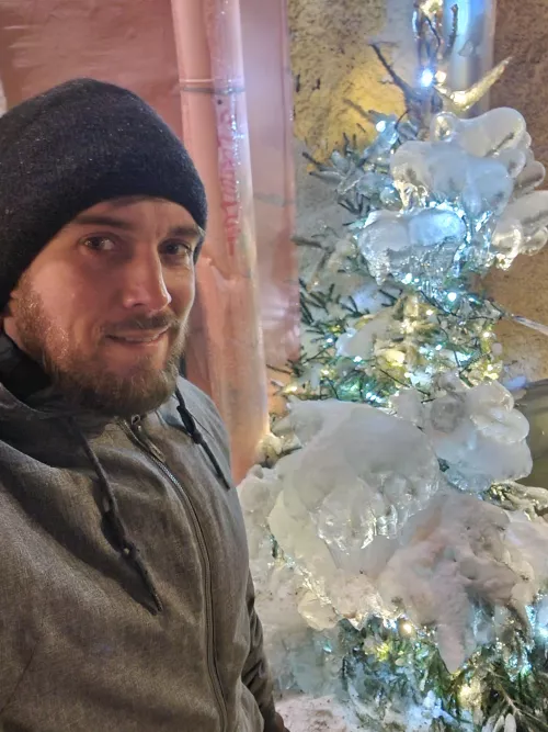 Frozen selfie 🥶 ❤️ 🎄 by LongJohnDeacon