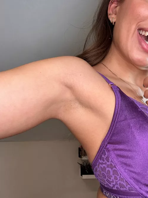 fun fact: i love when a man shoves his face into my armpit by GapingDuchessss